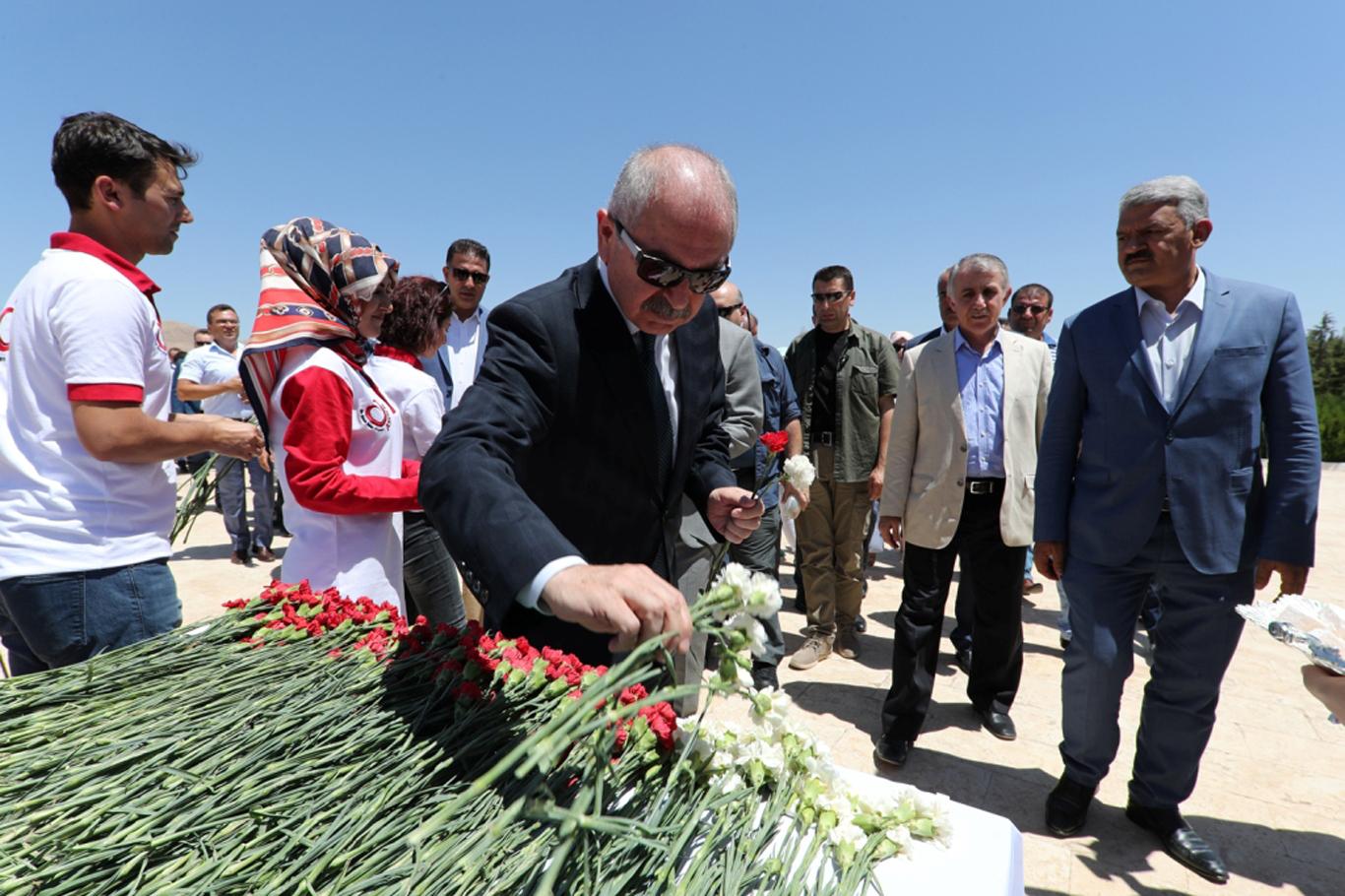 Mardin'de 15 Temmuz şehitleri için mevlit okutuldu Mardin'de 15 Temmuz şehitleri için mevlit okutuldu